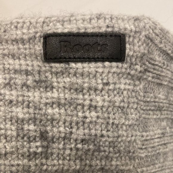 Roots Wool Cashmere Blend Grey Knit Sleeveless Turtleneck Small - Picture 5 of 8